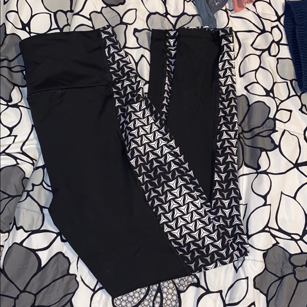 Victoria’s Secret VSX Sport leggings